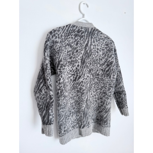 Leopard Sweater - Picture 3 of 9